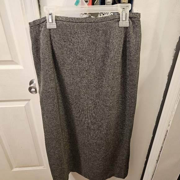 Charcoal Grey 2pc Suit by Plaza South Boutique Sz 6P - Picture 5 of 7